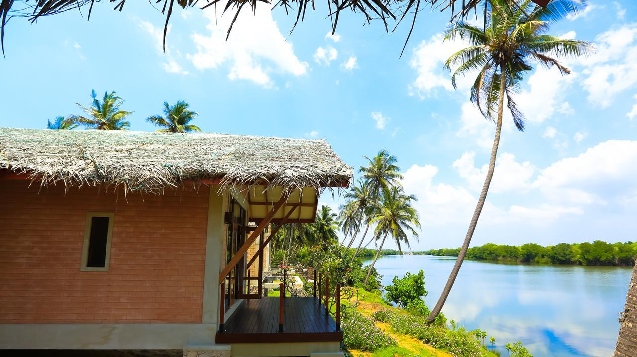 Twin Waters * Chilaw
